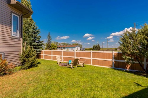 156 Camden Court, Strathmore, AB - Outdoor