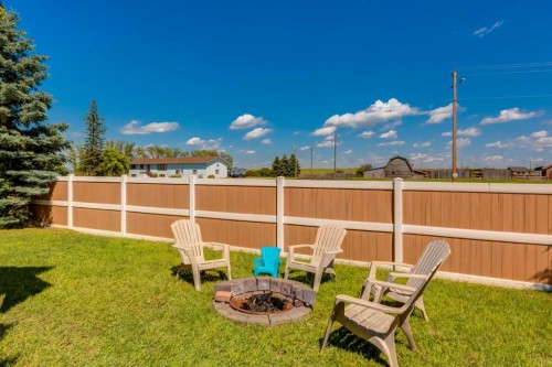 156 Camden Court, Strathmore, AB - Outdoor