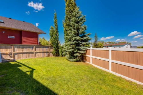 156 Camden Court, Strathmore, AB - Outdoor