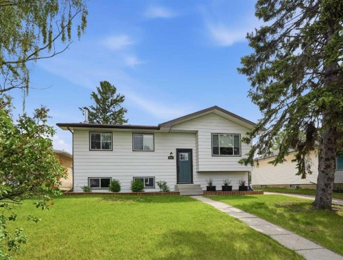 652 12 Avenue  Carstairs, AB T0M 0N0
