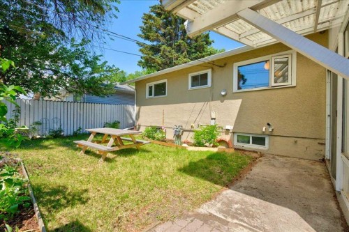 90 Armstrong Crescent Se, Calgary, AB 