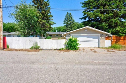 90 Armstrong Crescent Se, Calgary, AB 