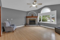 47 Hillgrove Drive SW Calgary, AB T2V 3L5