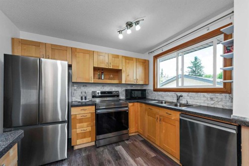 16 Rundleson Way Ne, Calgary, AB 