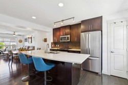 27 Aspen Hills Green SW Calgary, AB T3H 0H6
