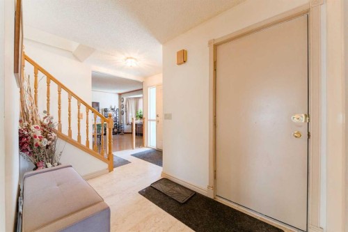 84 Shannon Way Sw, Calgary, AB 