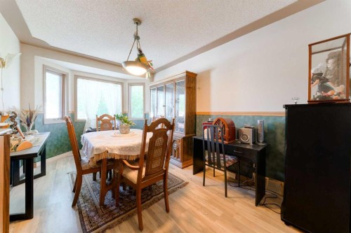 84 Shannon Way Sw, Calgary, AB 