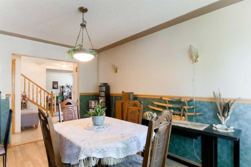 84 Shannon Way Sw, Calgary, AB 