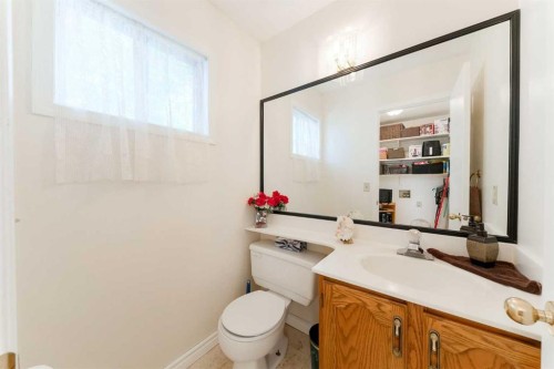 84 Shannon Way Sw, Calgary, AB 