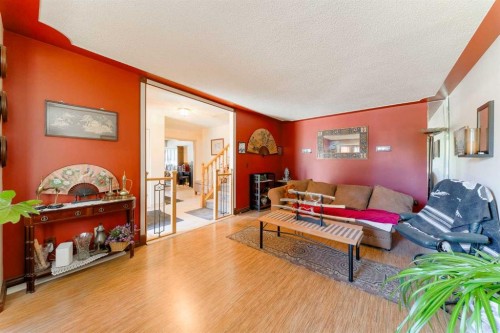 84 Shannon Way Sw, Calgary, AB 