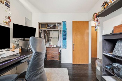3732 45 Street Sw, Calgary, AB 