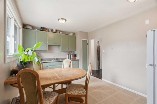 3732 45 Street Sw, Calgary, AB 
