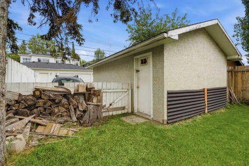 3732 45 Street Sw, Calgary, AB 