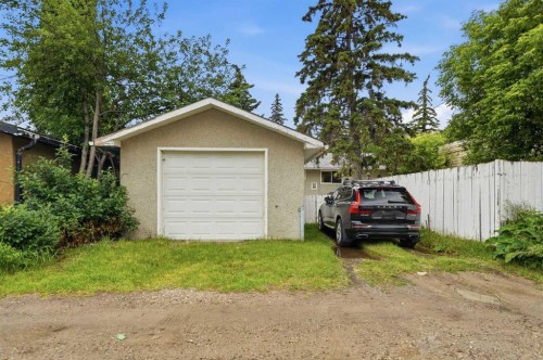 3732 45 Street Sw, Calgary, AB 