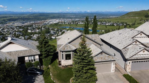 124 Gleneagles Estates Lane  Cochrane, AB T4C 2H7