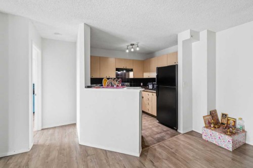 1008-1111 6 Avenue Sw, Calgary, AB - Indoor Photo Showing Kitchen