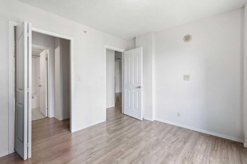 1008-1111 6 Avenue Sw, Calgary, AB - Indoor Photo Showing Other Room