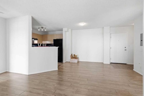 1008-1111 6 Avenue Sw, Calgary, AB - Indoor Photo Showing Kitchen