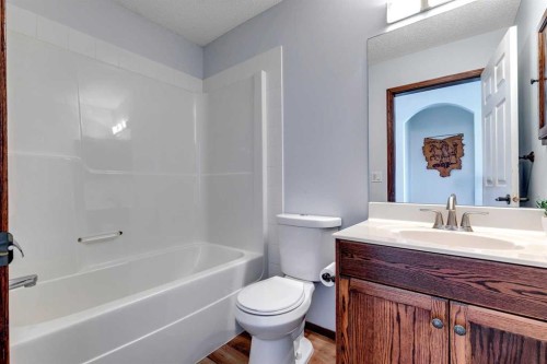203 Bishop Mews Nw, Langdon, AB 