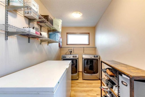 203 Bishop Mews Nw, Langdon, AB 