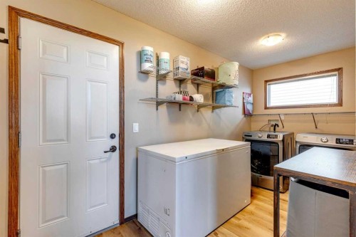 203 Bishop Mews Nw, Langdon, AB 