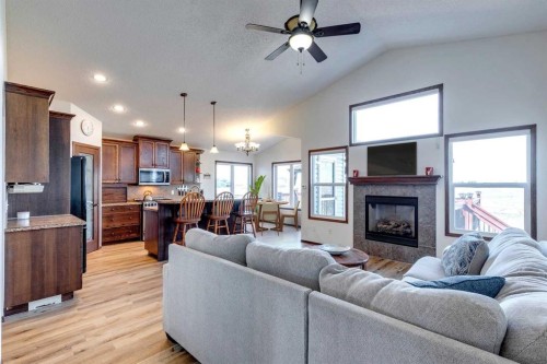 203 Bishop Mews Nw, Langdon, AB 