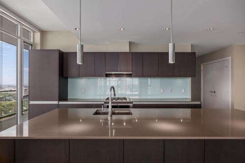 3903-1122 3 Street Se, Calgary, AB - Indoor Photo Showing Kitchen With Upgraded Kitchen