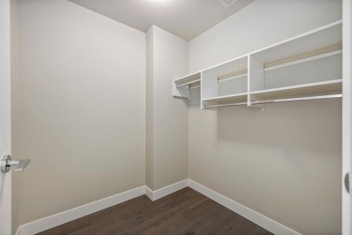 3903-1122 3 Street Se, Calgary, AB - Indoor With Storage