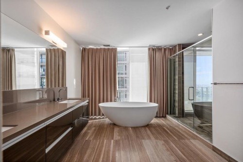 3903-1122 3 Street Se, Calgary, AB - Indoor Photo Showing Bathroom