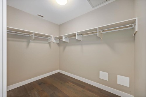 3903-1122 3 Street Se, Calgary, AB - Indoor With Storage