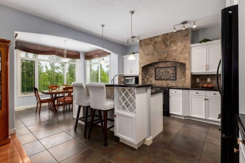 77 Royal Highland Road Nw, Calgary, AB 