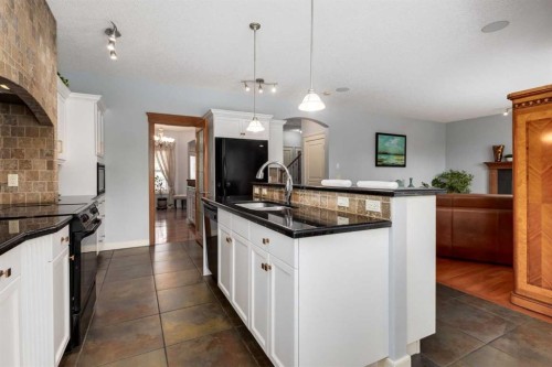 77 Royal Highland Road Nw, Calgary, AB 