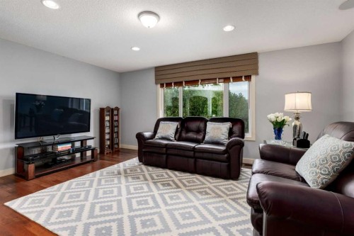 77 Royal Highland Road Nw, Calgary, AB 