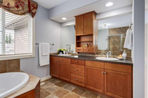 77 Royal Highland Road Nw, Calgary, AB 
