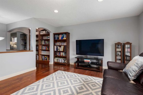 77 Royal Highland Road Nw, Calgary, AB 