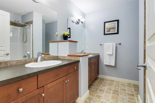 77 Royal Highland Road Nw, Calgary, AB 