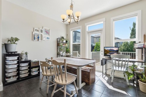 93 Heritage Hill, Cochrane, AB 