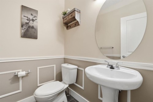 93 Heritage Hill, Cochrane, AB 