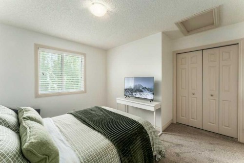 131 Westmount Hill, Okotoks, AB 