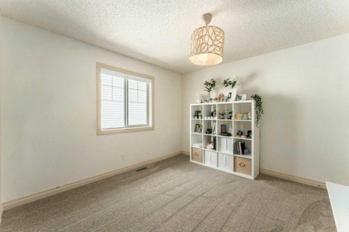 131 Westmount Hill, Okotoks, AB 