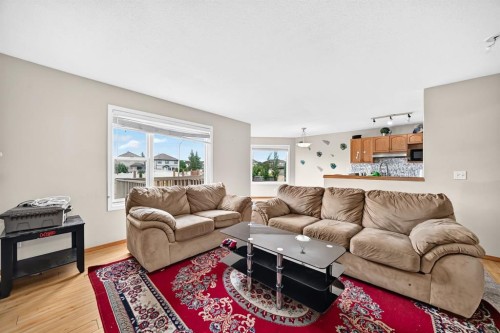 145 Martinvalley Crescent Ne, Calgary, AB 