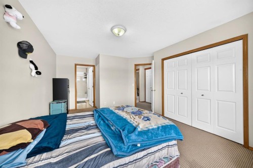 145 Martinvalley Crescent Ne, Calgary, AB 