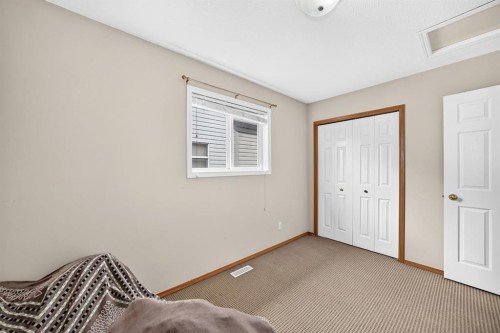 145 Martinvalley Crescent Ne, Calgary, AB 