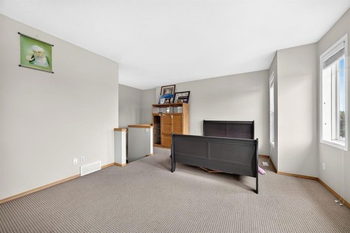 145 Martinvalley Crescent Ne, Calgary, AB 