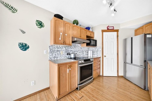 145 Martinvalley Crescent Ne, Calgary, AB 