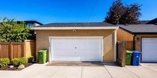 618 11 Avenue Ne, Calgary, AB - Outdoor With Exterior