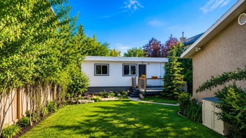 618 11 Avenue Ne, Calgary, AB - Outdoor