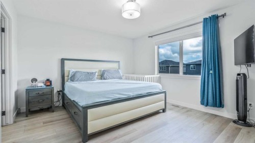 18 Clearwater Lane, Chestermere, AB 