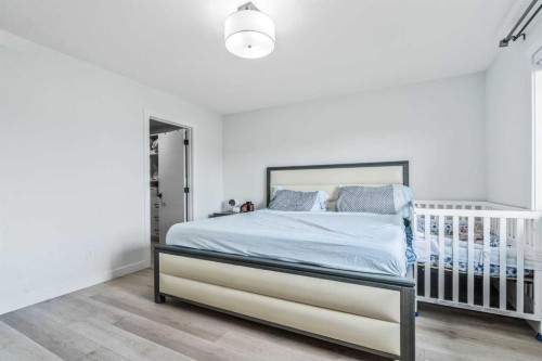 18 Clearwater Lane, Chestermere, AB 