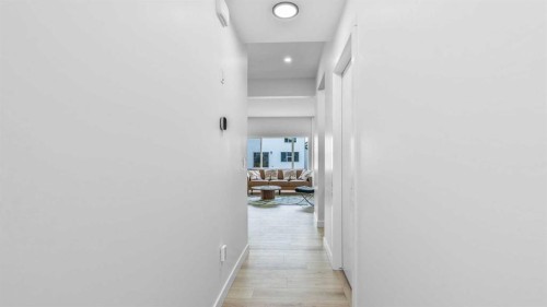 18 Clearwater Lane, Chestermere, AB 